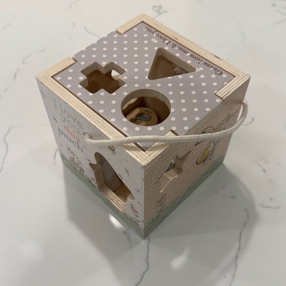 Kids Preferred Guess How Much I Love You Wooden Shape Sorter with Rope Handle - Picture 10 of 12